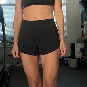 Lululemon Track That Mid-Rise Lined Short 3", Size 4, Black